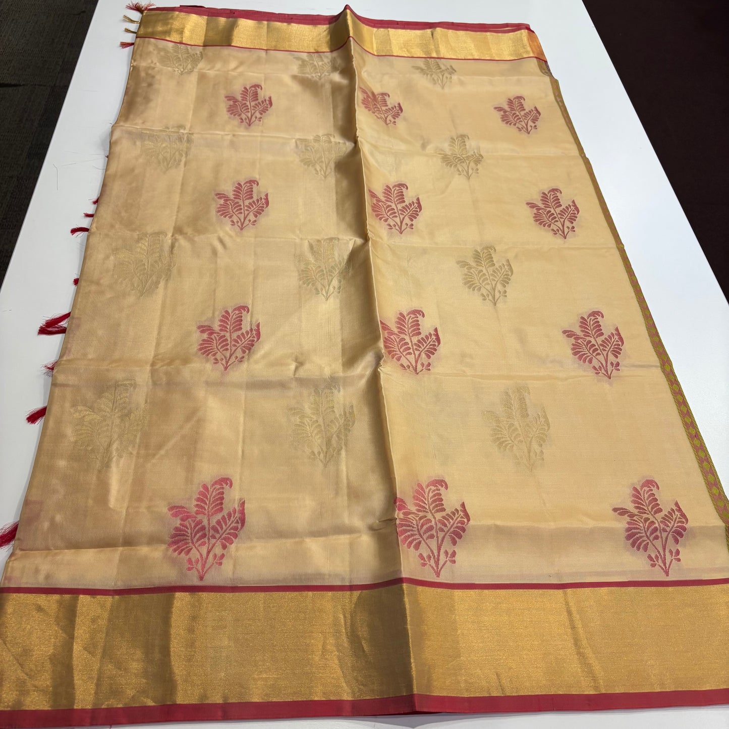 Pure Kanchipuram Silk Saree – Beige Body with Rani Pink Zari Pallu & Traditional Border