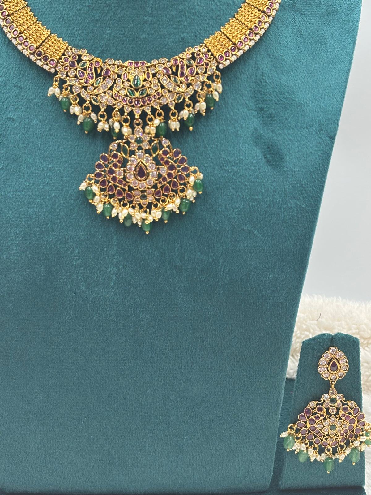 Elegant Kemp Stone Necklace Set – Ruby, Emerald & Pearl Combination