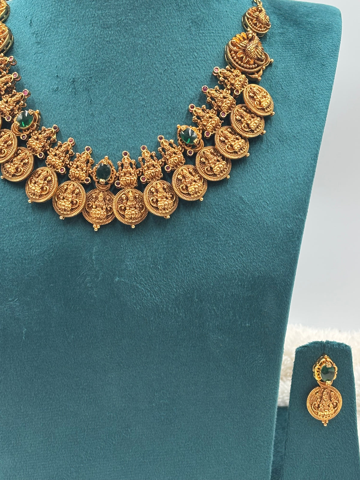 Elegant Temple Kasu Necklace Set – Lakshmi Coin Design & Green Detailing