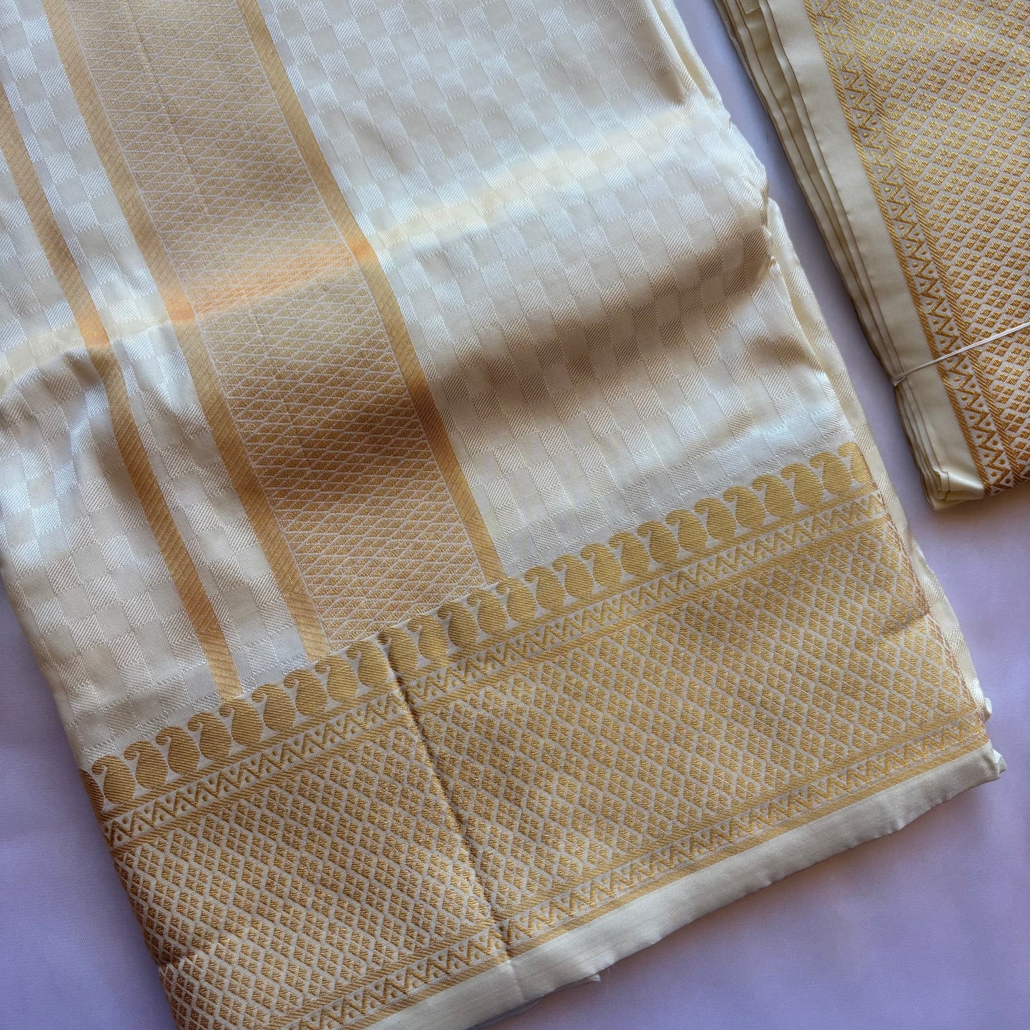 Premium Men’s Silk Veshti Set with Embossed Detailing & Grand Border