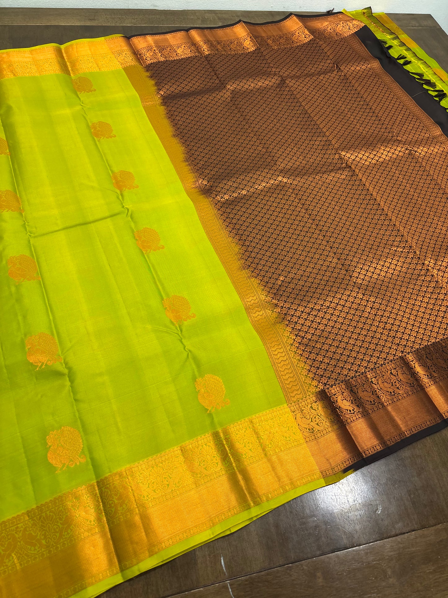 Parrot Green & Coffee Brown Kanchipuram Silk Saree – Elegant Traditional Weave