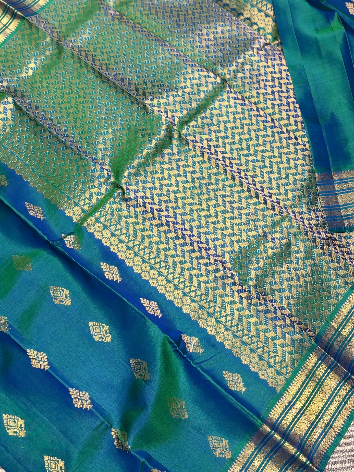 Handwoven Pure Kanchipuram Silk Saree in Regal Peacock Blue with Elegant Classic Accents