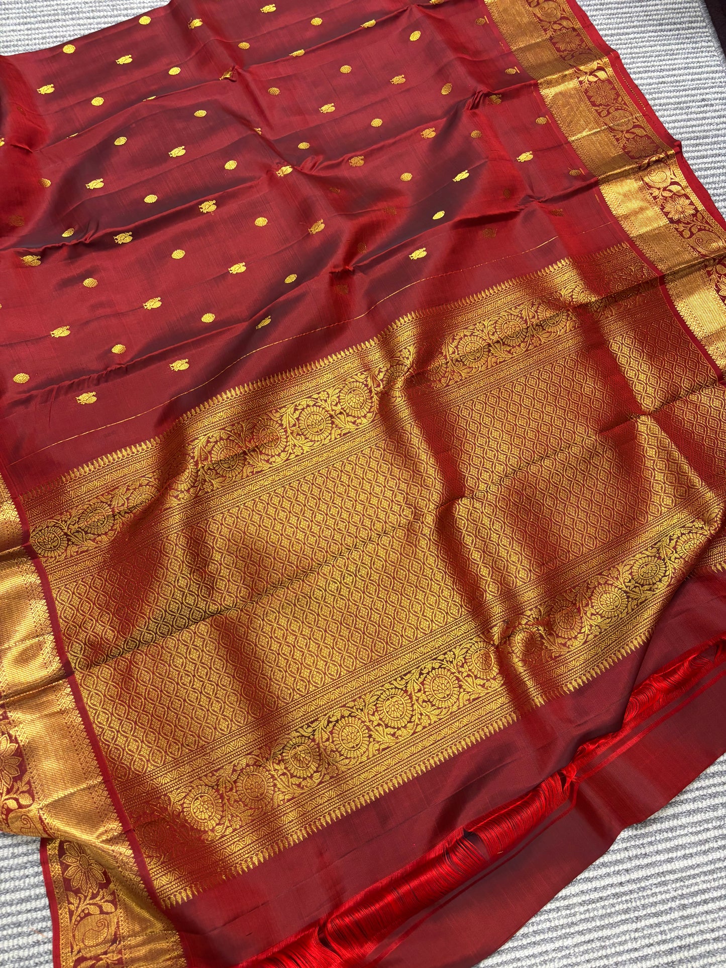 Elegant Maroon Pure Kanchipuram Silk Saree Featuring Traditional Peacock Buttas & Classic Zari Detailing