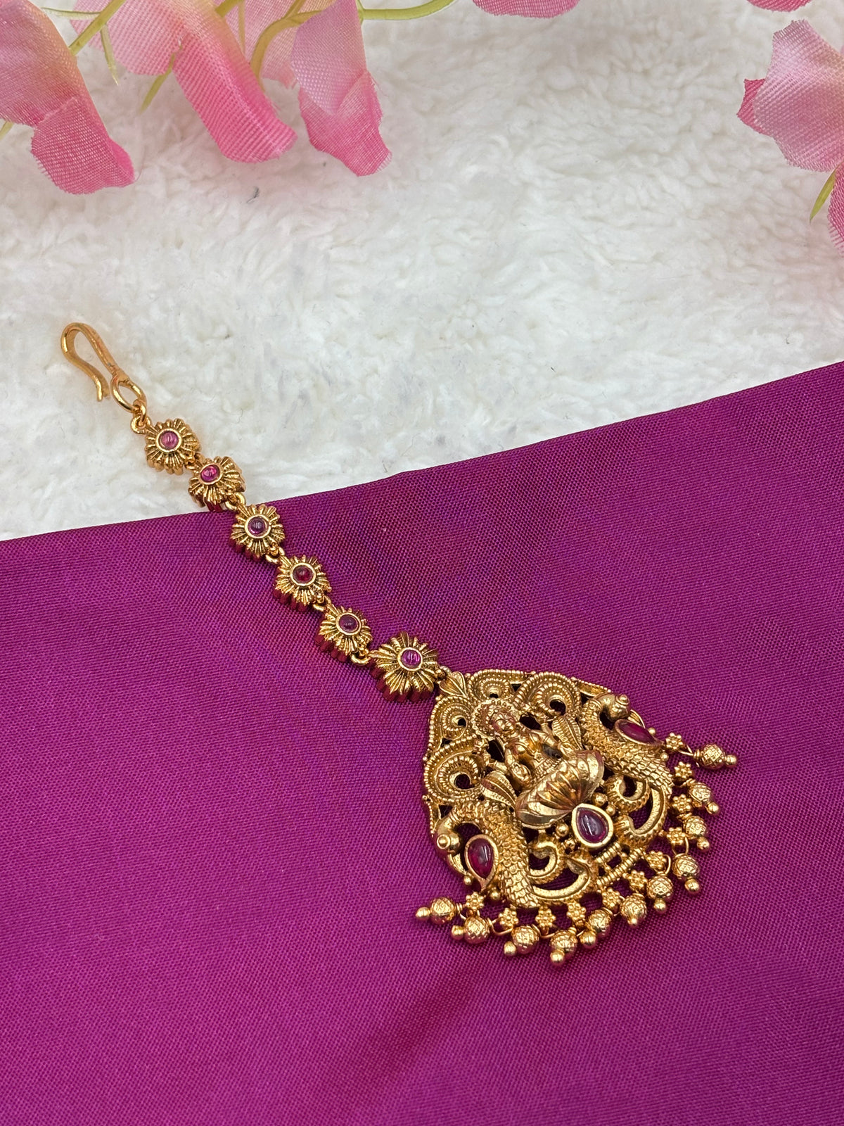 Traditional Temple Jewellery Tikka – Matte Gold & Bead Detailing