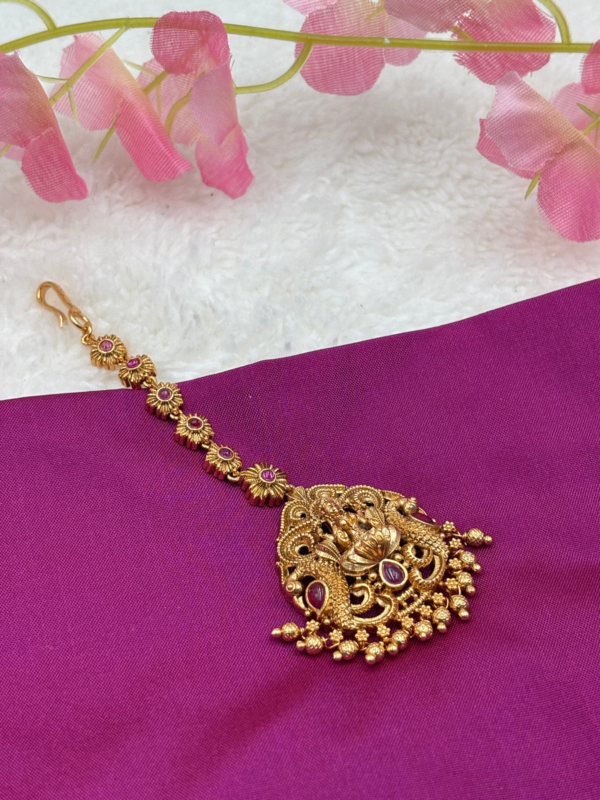 Traditional Temple Jewellery Tikka – Matte Gold & Bead Detailing