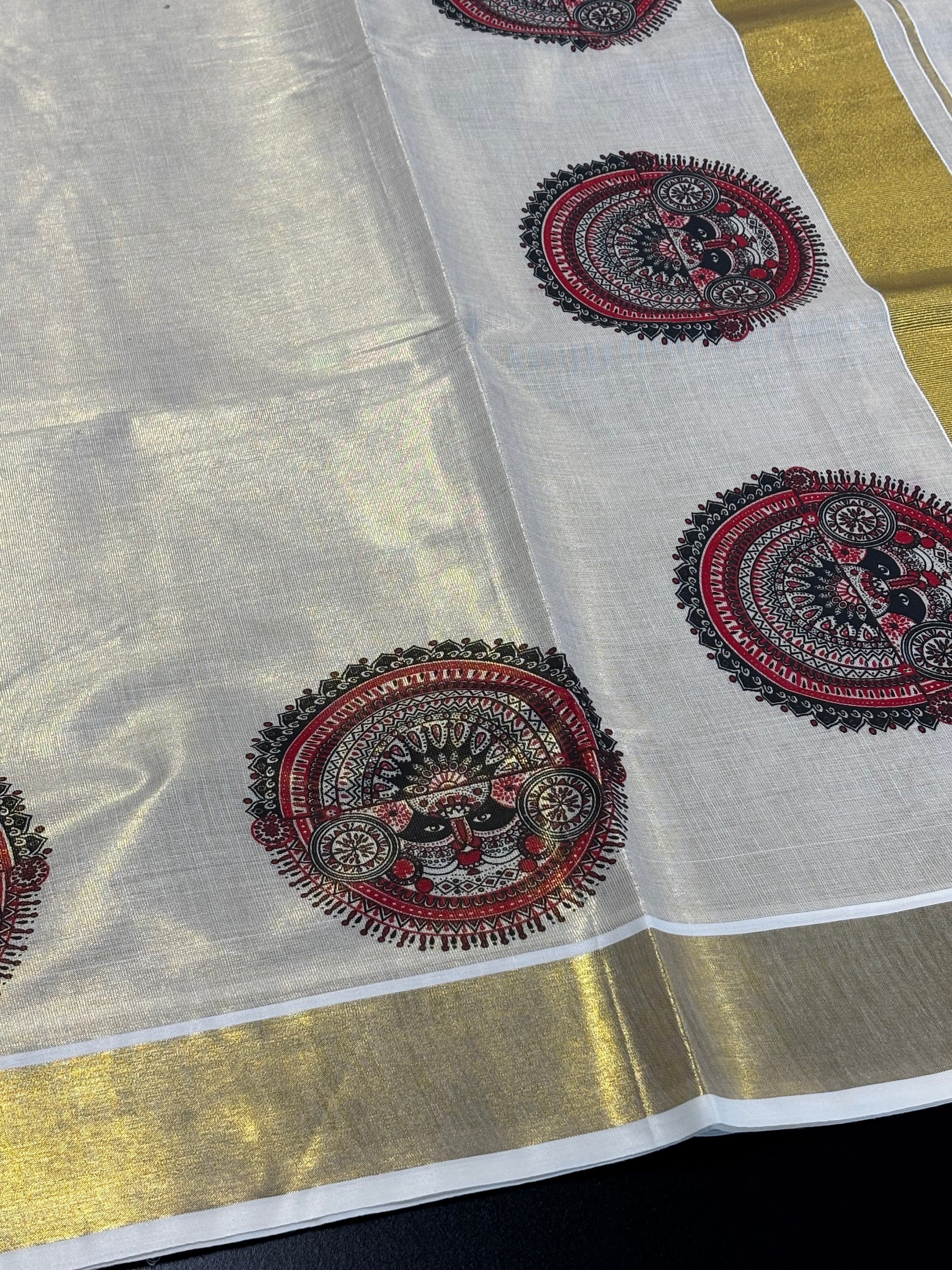 Kerala Kasavu saree with traditional red and black motif print – view 5