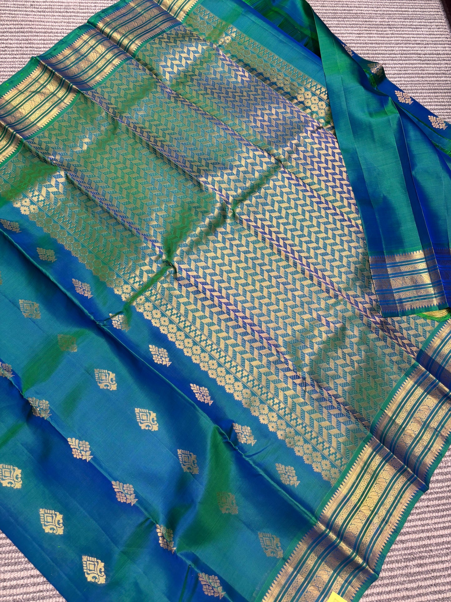 Handwoven Pure Kanchipuram Silk Saree in Regal Peacock Blue with Elegant Classic Accents