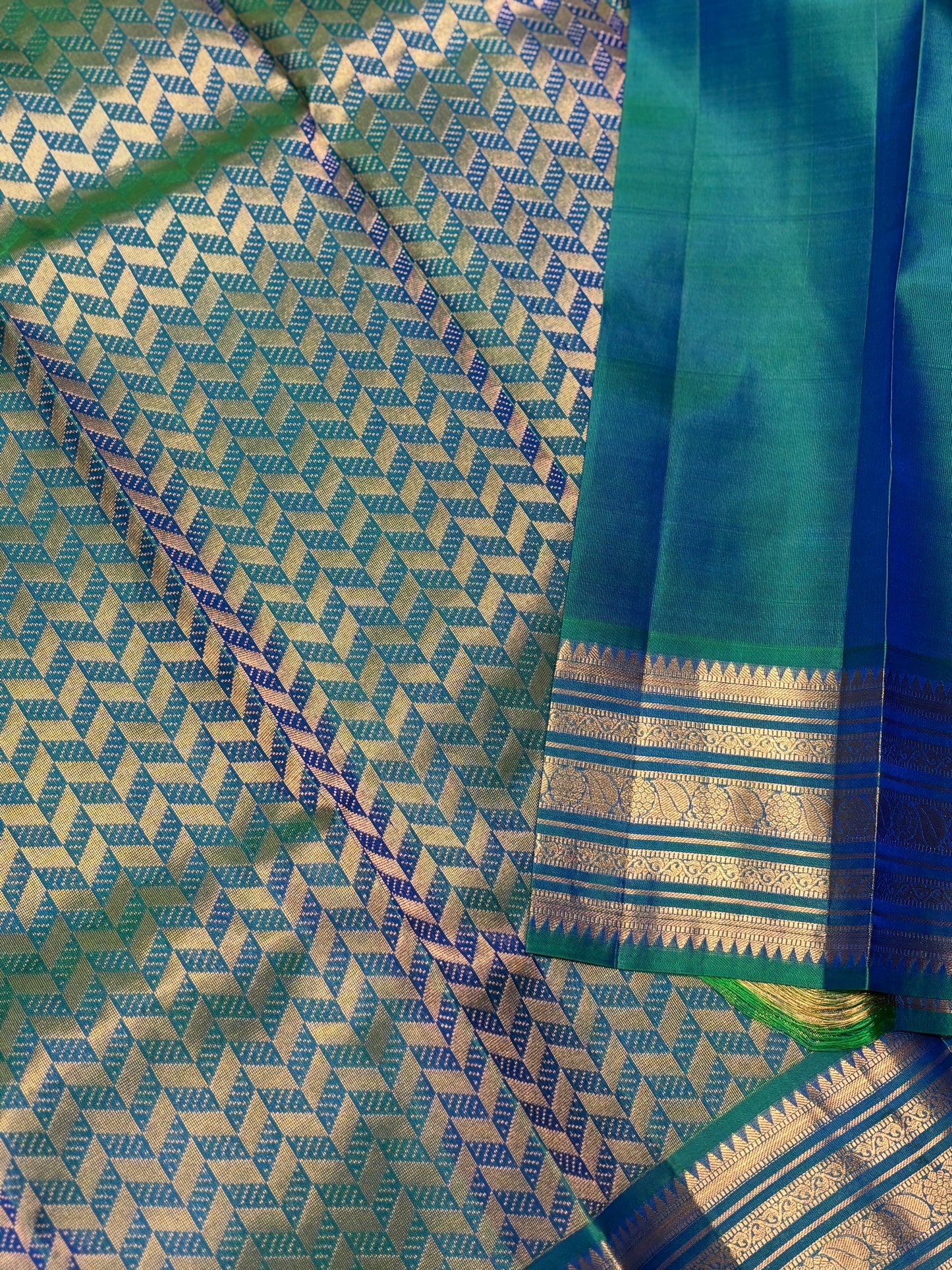 Handwoven Pure Kanchipuram Silk Saree in Regal Peacock Blue with Elegant Classic Accents