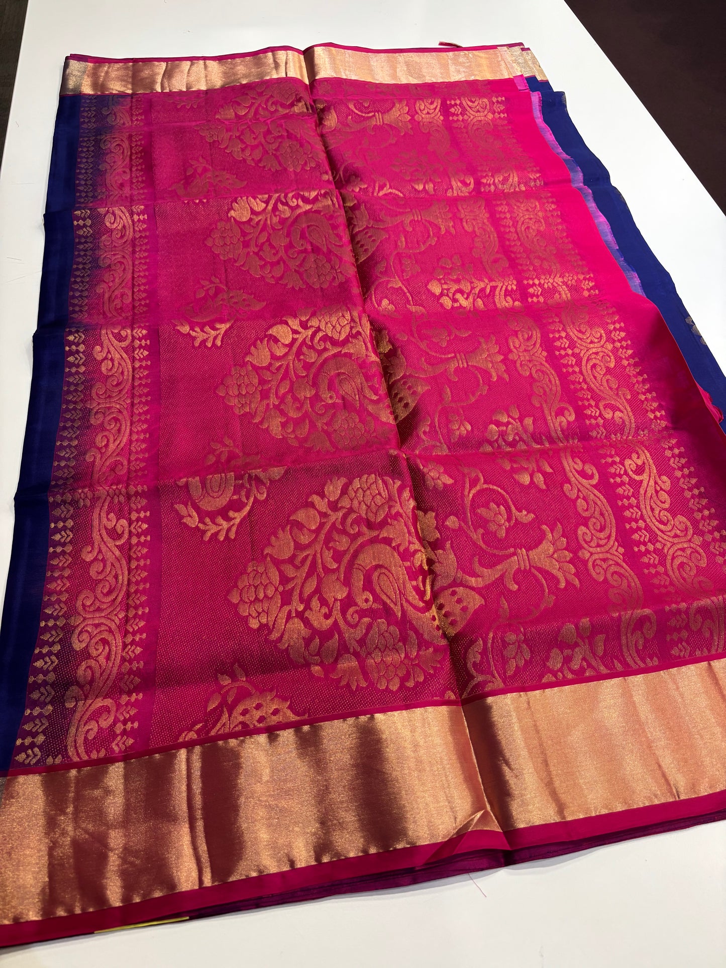 Kanchipuram Handwoven Pure Silk Saree – Royal Blue Body with Rani Pink Contrast Border and Pallu