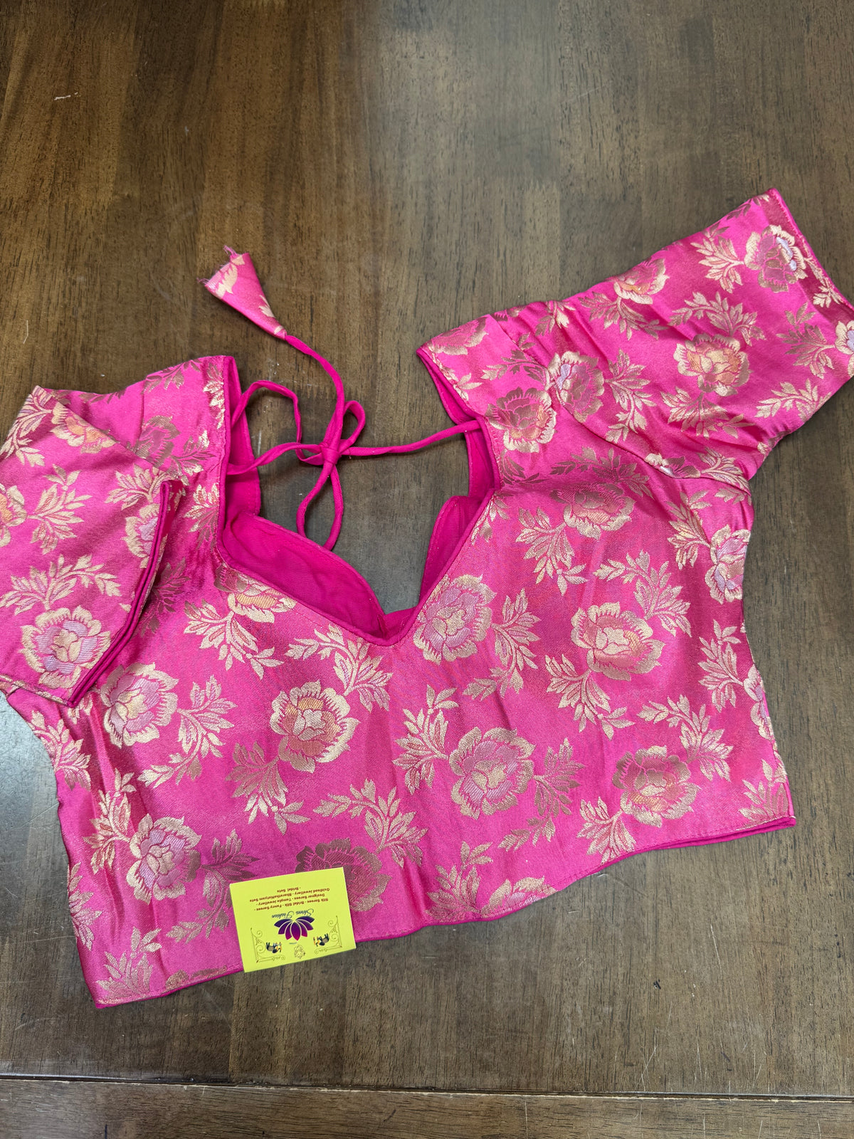 Elegant Pink Brocade Blouse Featuring Gold Floral Weave