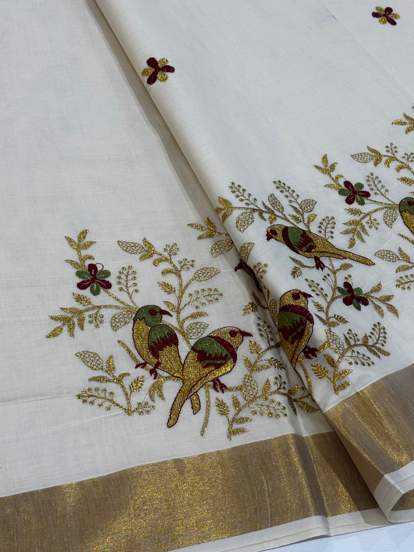 Kerala Kasavu saree with bird embroidery and gold zari border – view 5