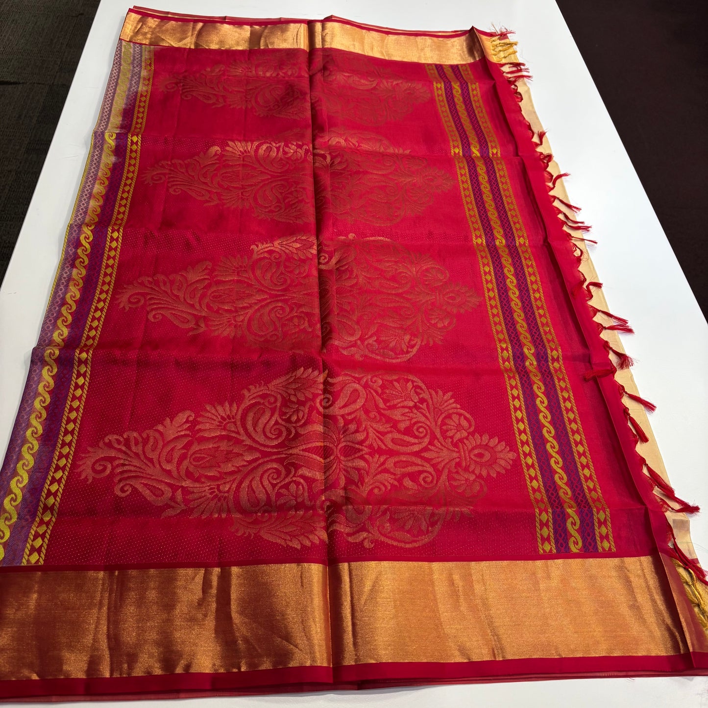 Pure Kanchipuram Silk Saree – Beige Body with Rani Pink Zari Pallu & Traditional Border