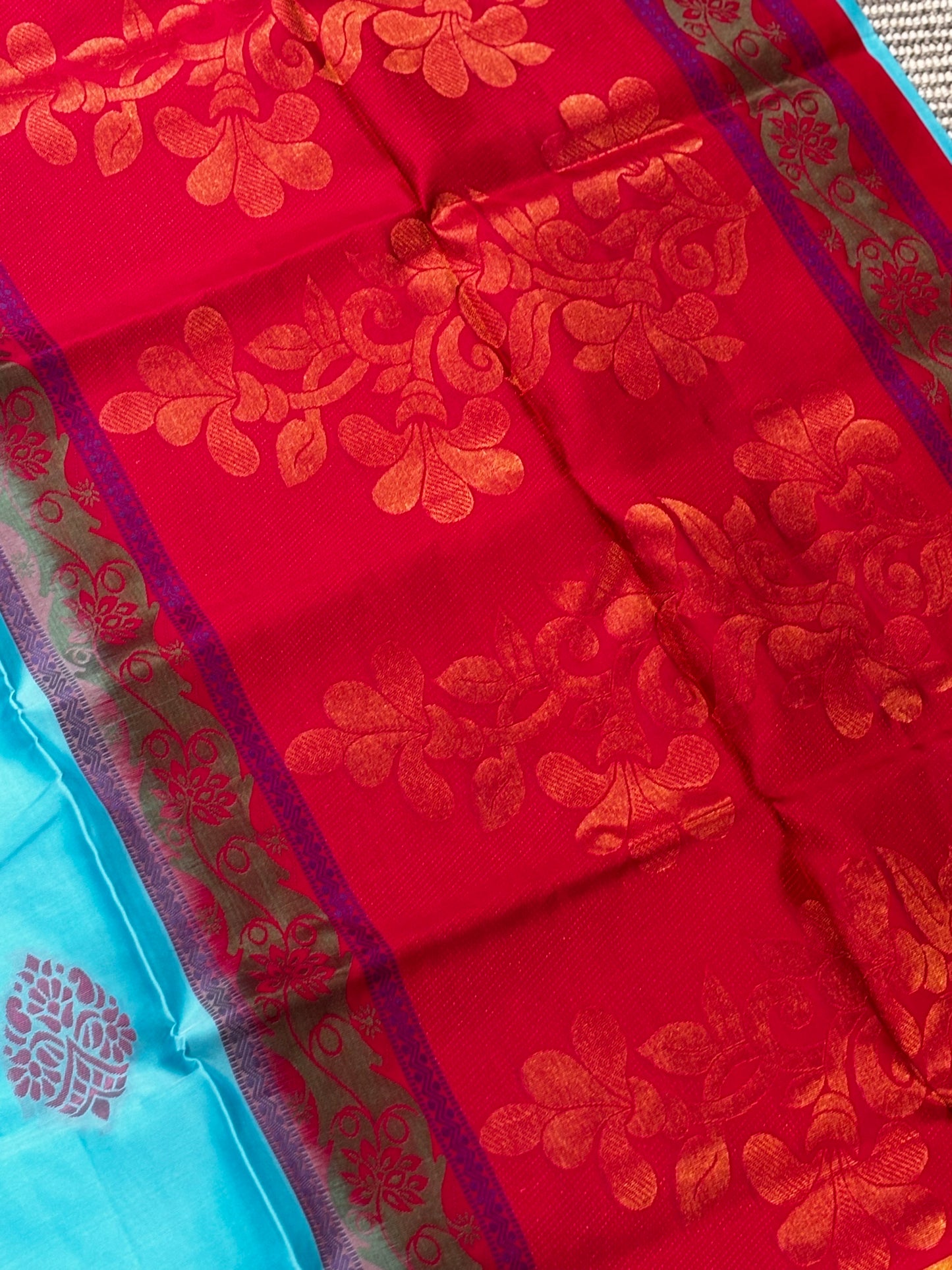 Traditional Pure Kanchipuram Silk Saree – Blue with Gold Weave and Pink Highlights