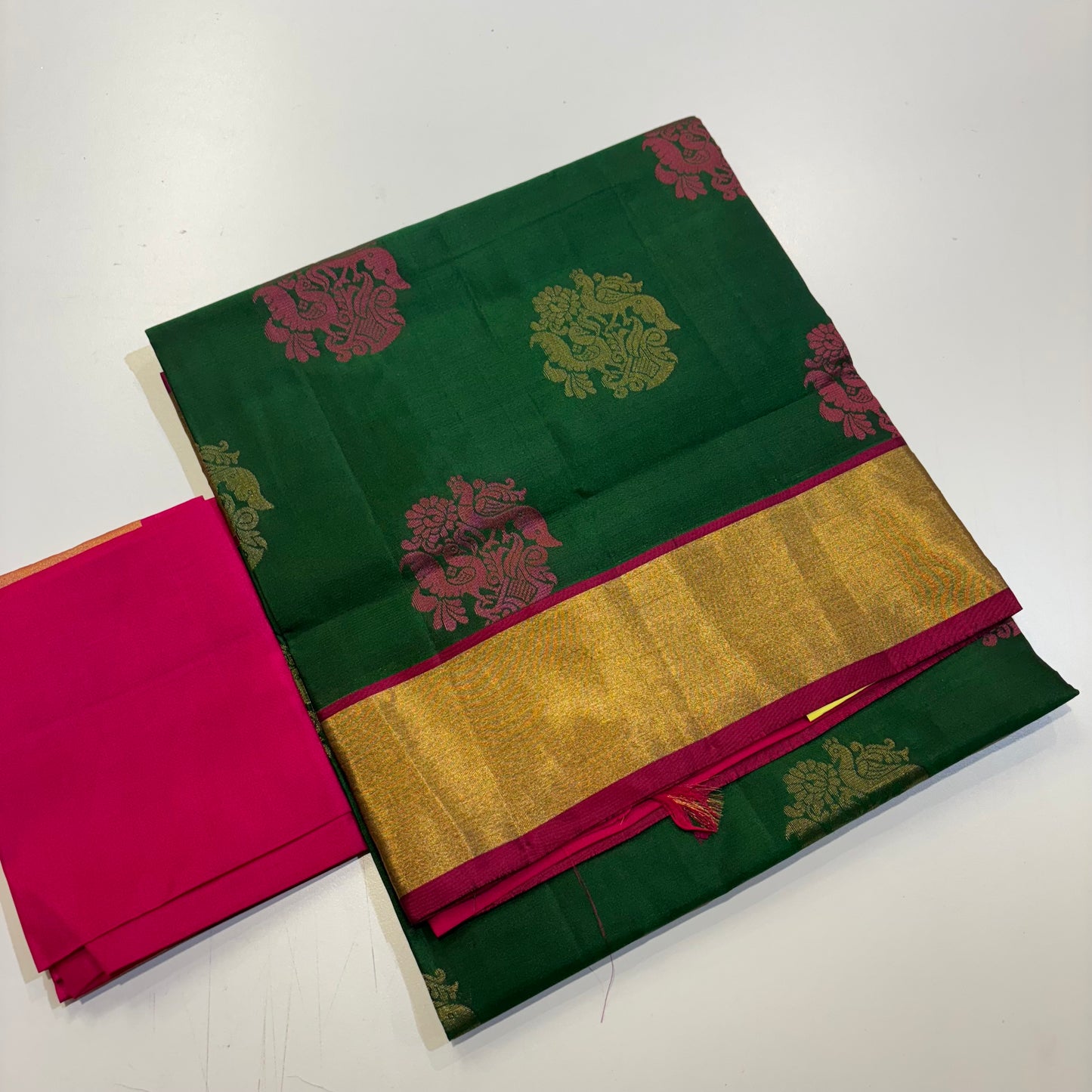 Heritage Elegance – Pure Kanchipuram Saree in Bottle Green with Magenta Zari