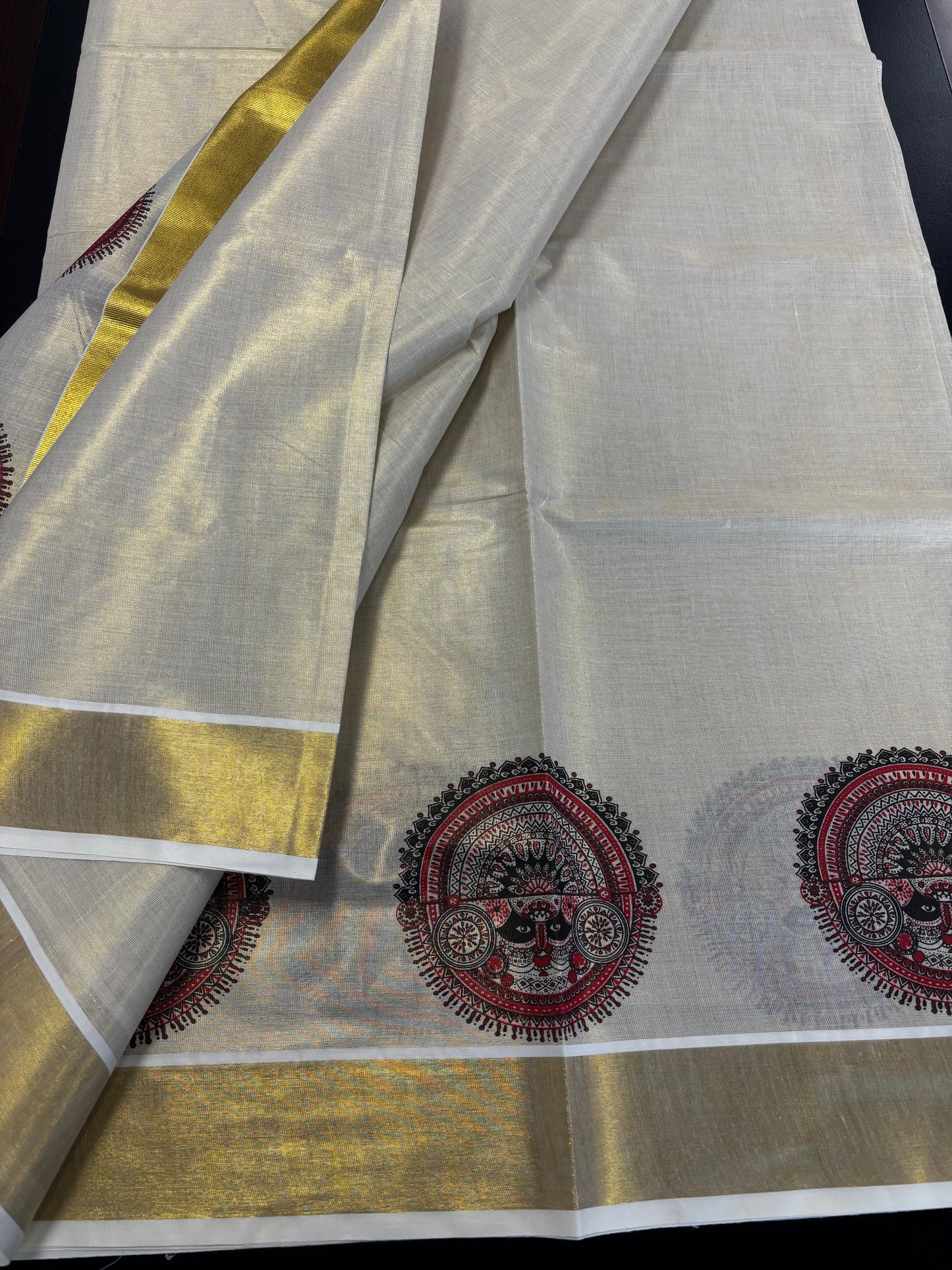 Kerala Kasavu saree with traditional red and black motif print – view 6