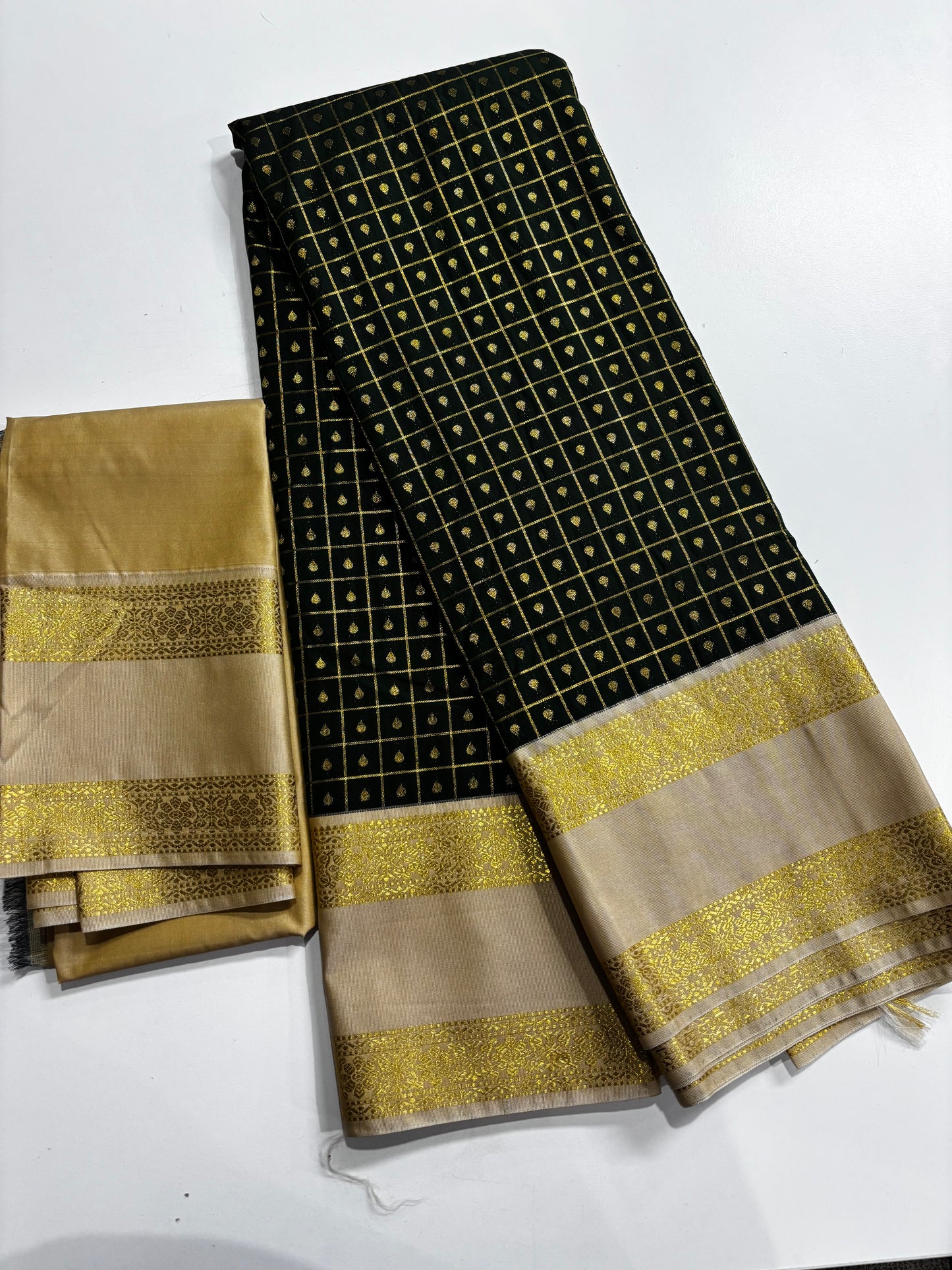 Elegant Semi Kanchipuram Saree – Bottle Green Body & Beige Gold Border