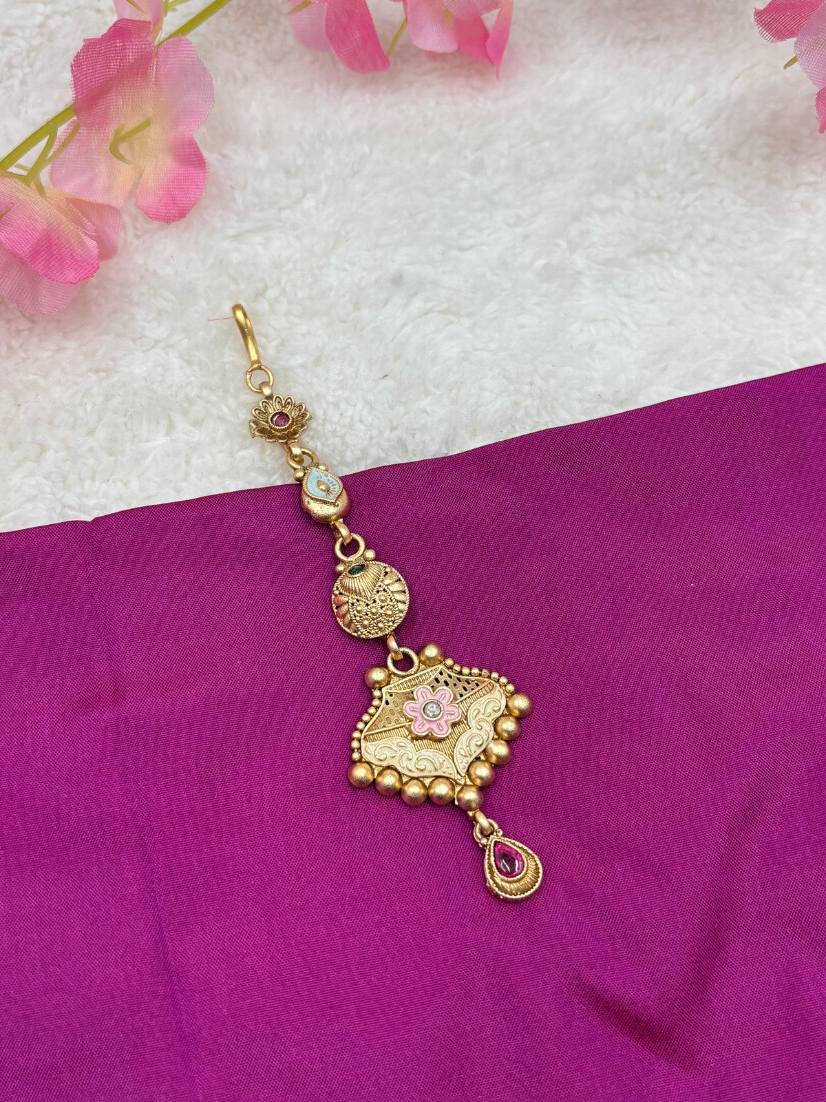 Antique Matte Gold Tikka – Floral Design with Beaded Detailing