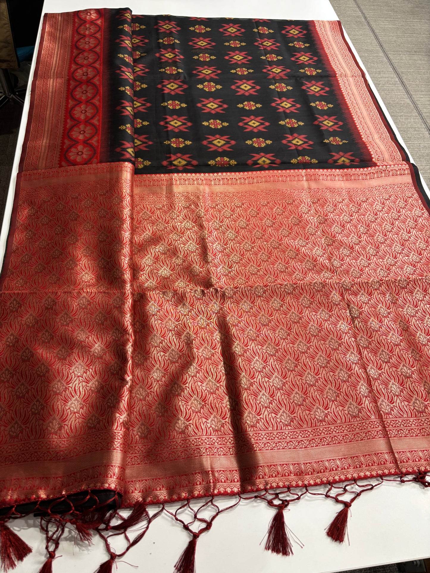 Elegant Black Silk‑Cotton Saree Featuring Red Border & Jamdani Print | Shrees Fashion