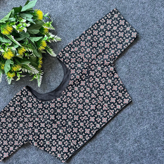 Black Cotton Blouse with Red Accents – Subtle Contrast for Everyday Ethnic Wear