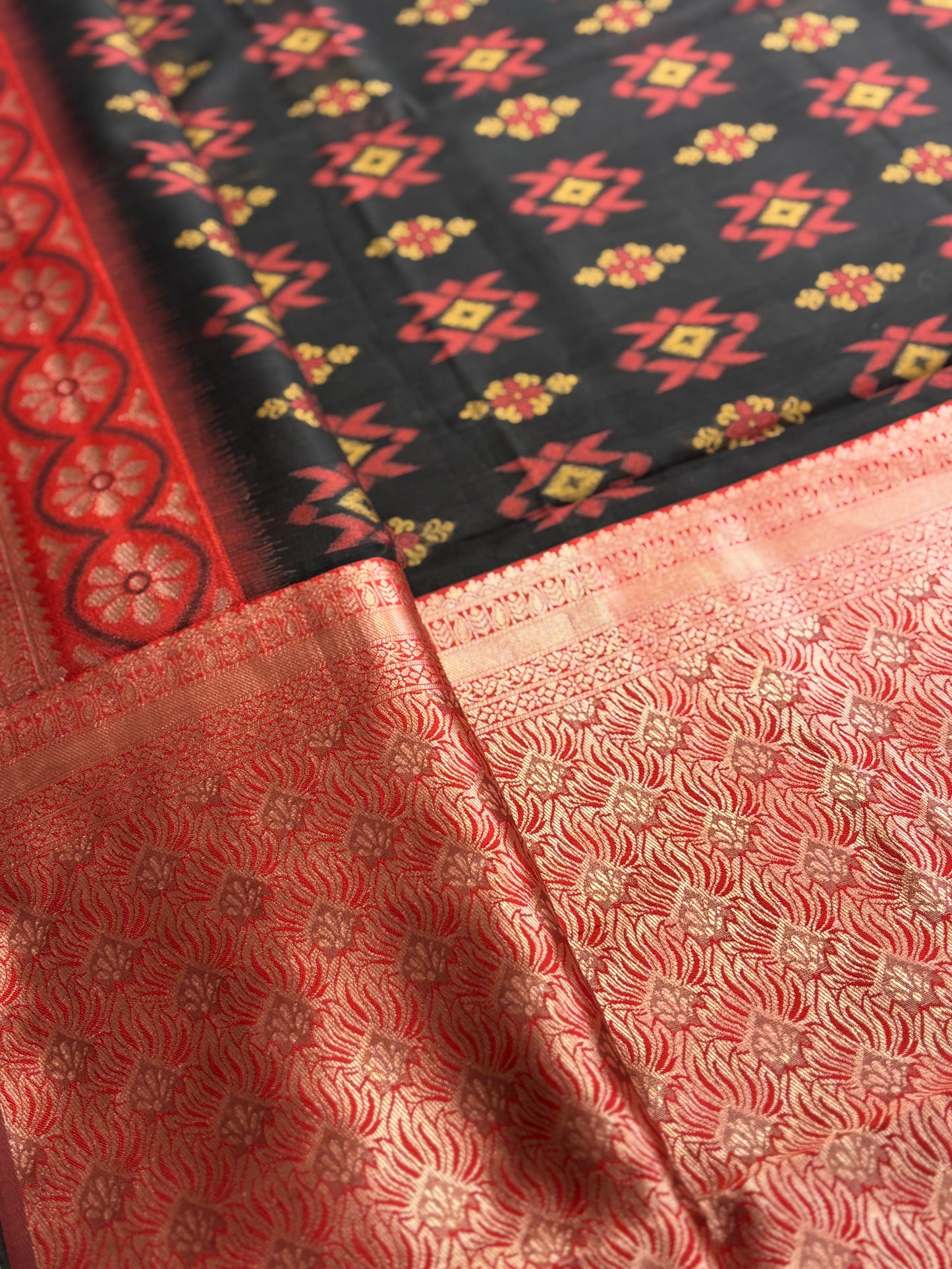 Elegant Black Silk‑Cotton Saree Featuring Red Border & Jamdani Print | Shrees Fashion