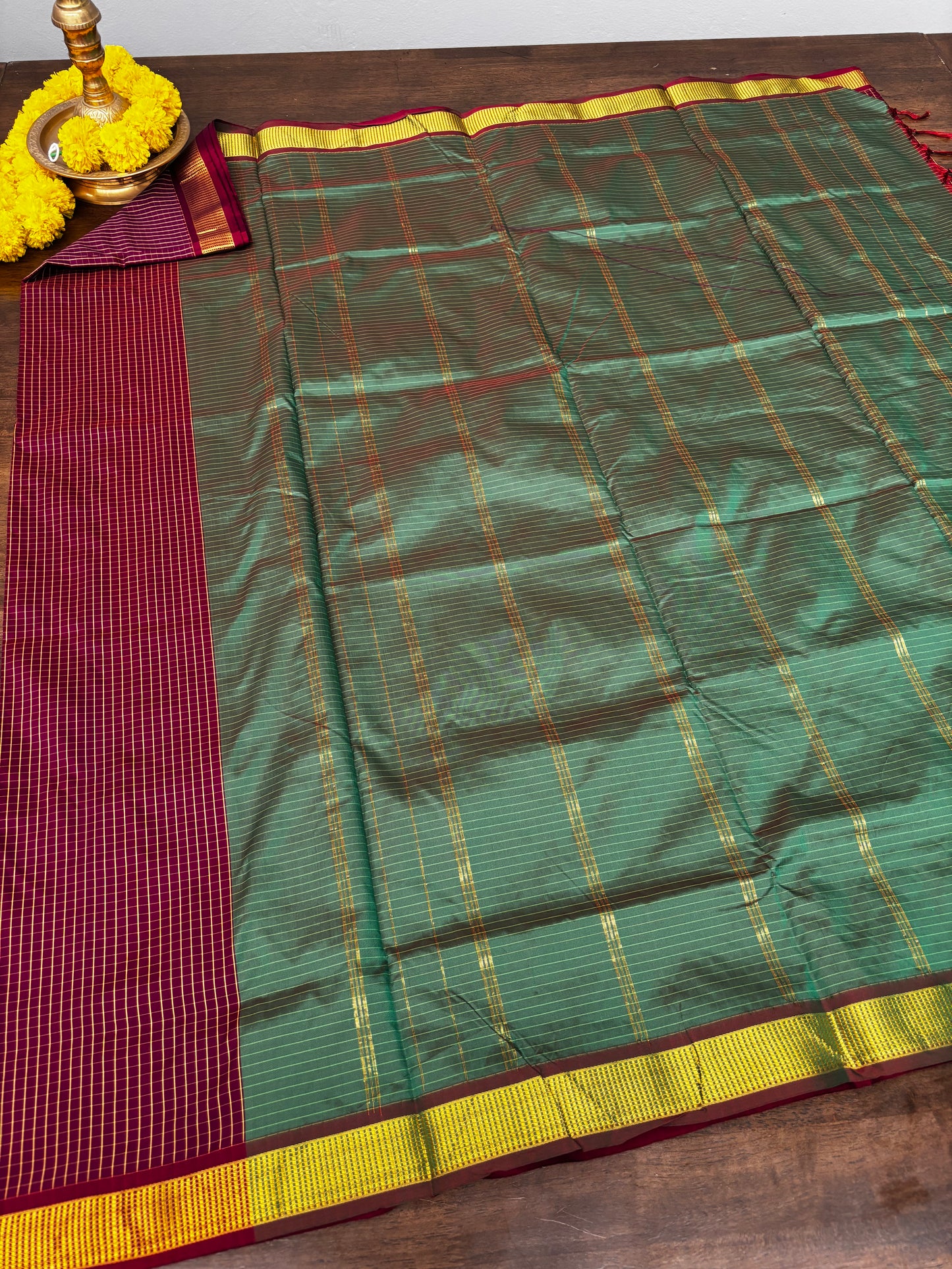 Traditional Wine Checked 9-Yard Saree with Contrast Green Pallu