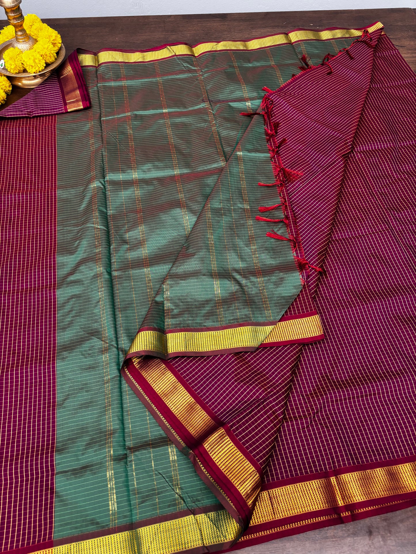 Traditional Wine Checked 9-Yard Saree with Contrast Green Pallu