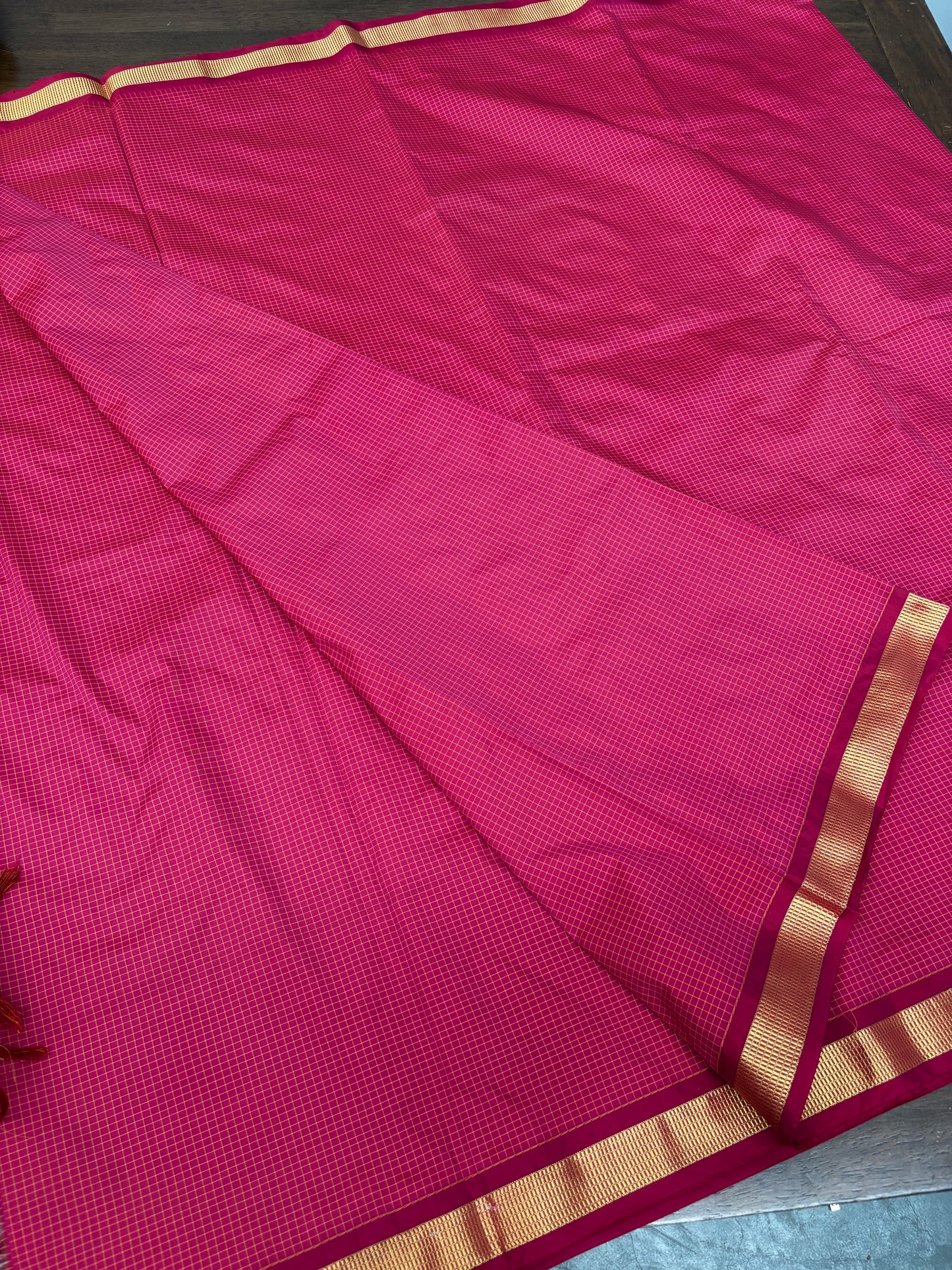 Magenta Pink 9‑Yard Semi Silk Saree with Golden Zari Border